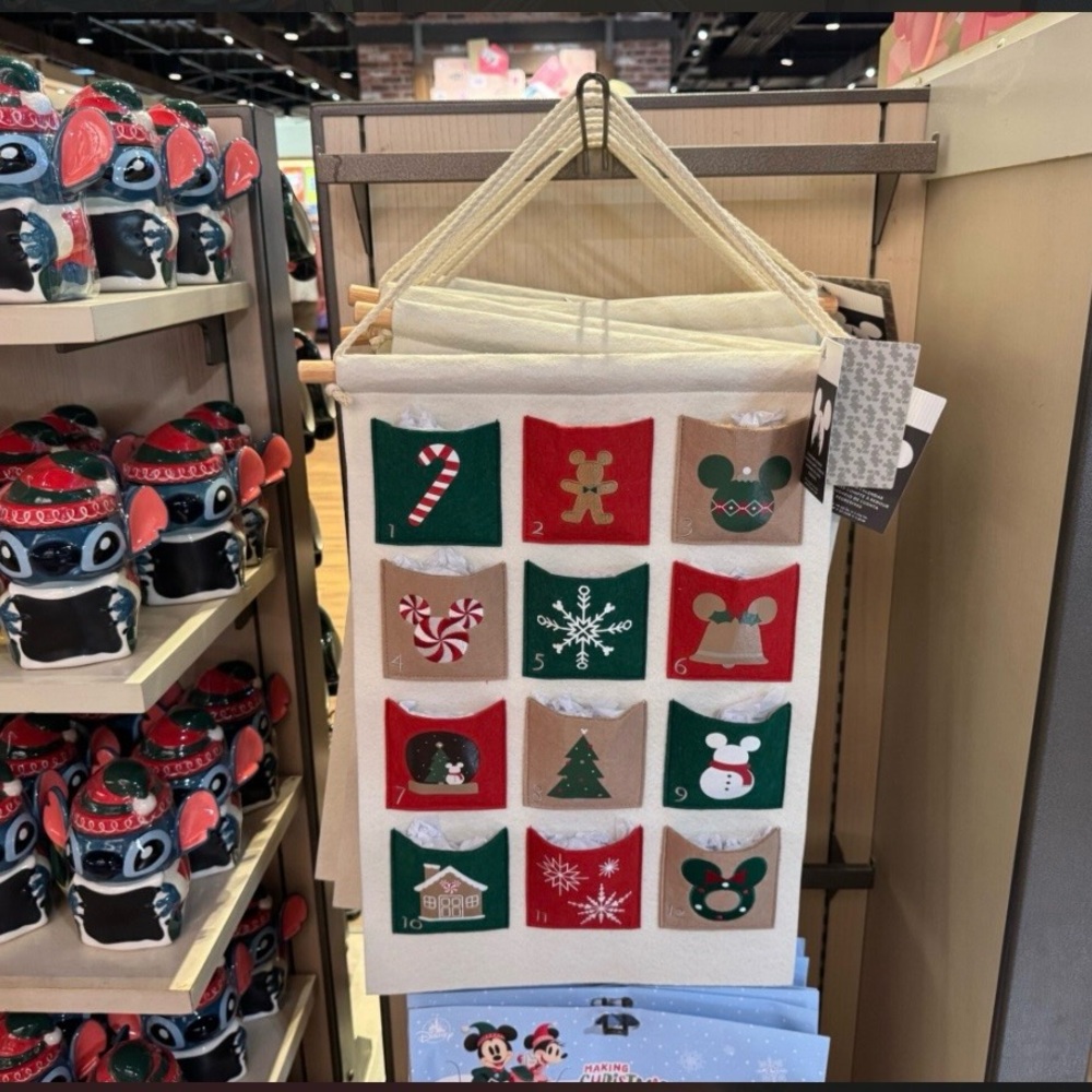 Disney Parks Christmas Countdown Calender